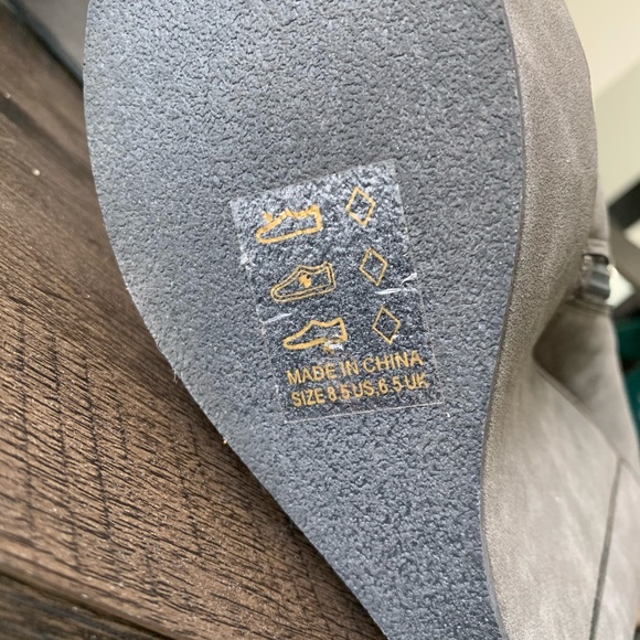 Shoe Dazzle Grey Ankle Booties with Wedge Heel - Picture 7 of 7